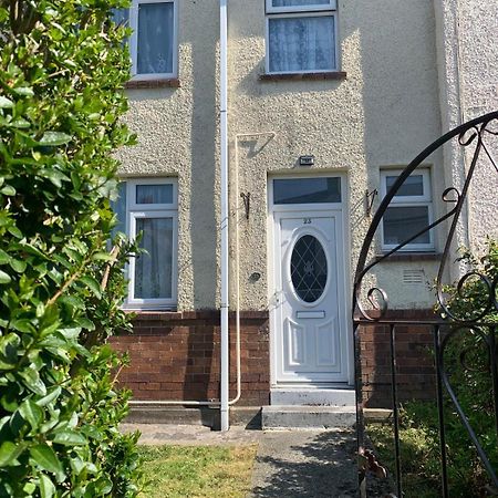 Room Only Guest Accommodation, Guest House Self Catering Bangor  Esterno foto