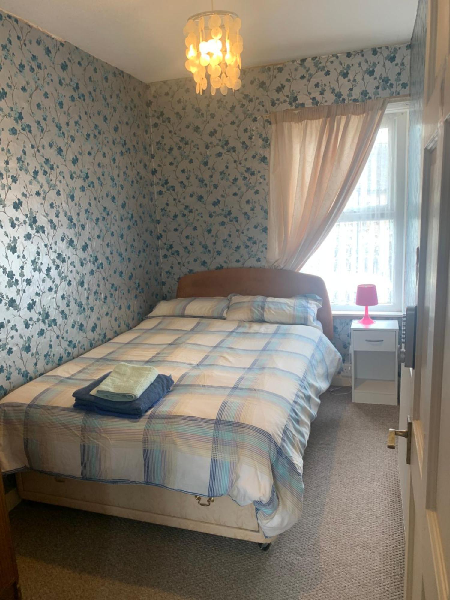 Room Only Guest Accommodation, Guest House Self Catering Bangor  Esterno foto